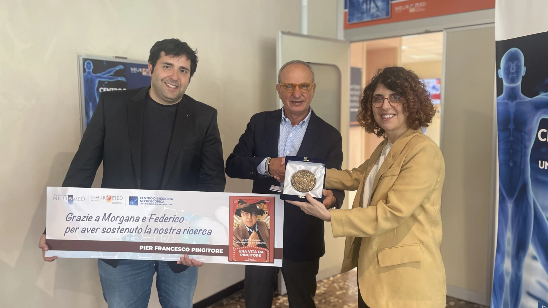 Dal Mondo dello spettacolo fondi alla ricerca. Donazione alla Fondazione Neuromed per la formazione di giovani neurochirurghi